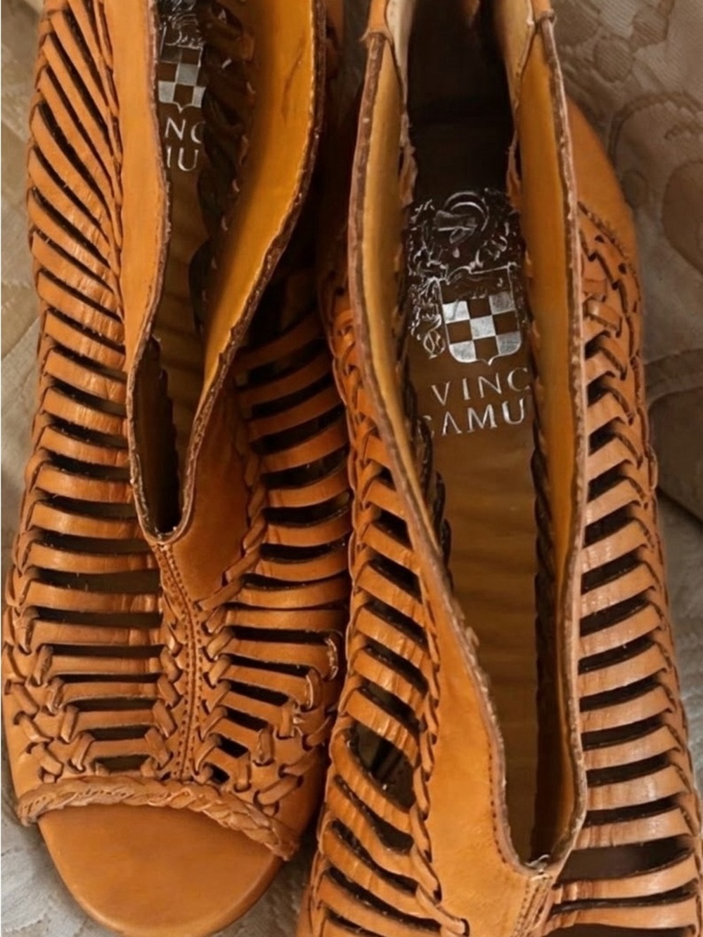 Vince Camuto VC-ACHA Leather Cutout Peep Toe Booties W6.5 Collectors Treasure
